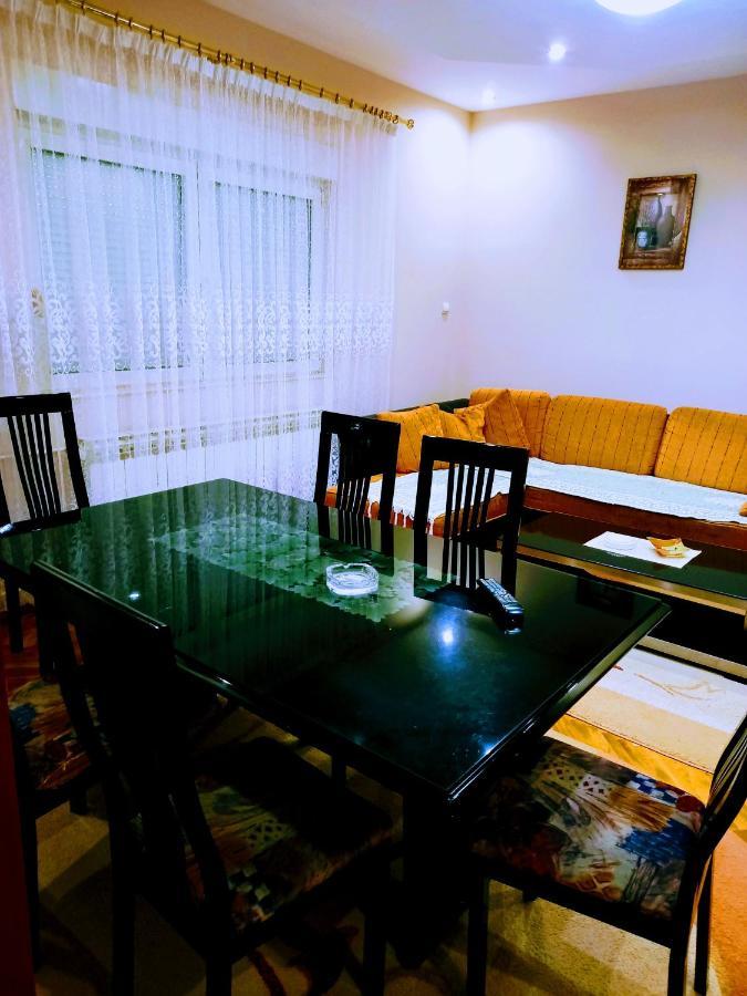 Appartamento Stan Na Dan J & M Vrsac Esterno foto